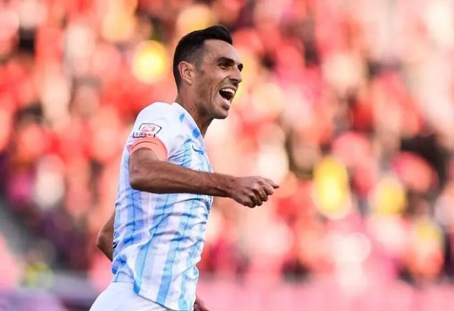 而是他多年 而是他多年